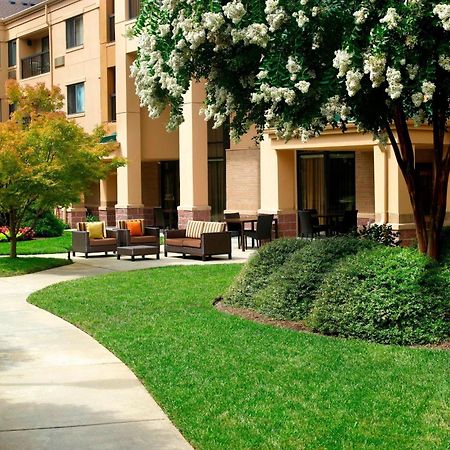 Courtyard By Marriott Atlanta Alpharetta Hotel Екстериор снимка